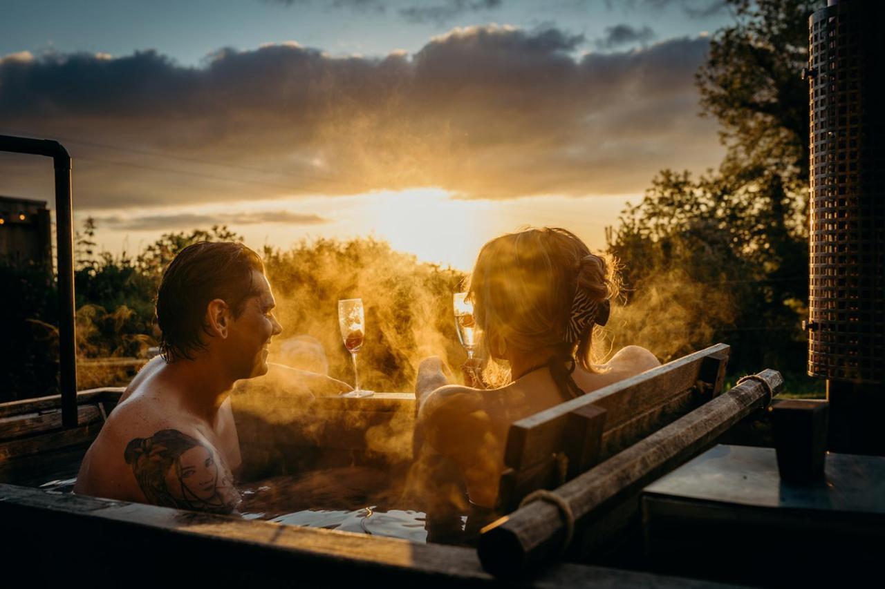 Blatchford Briar - Award Winning Private Shephards Huts With Their Own Secluded Hot Tubs Milton Abbot Exterior foto