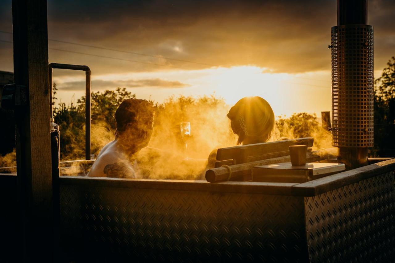 Blatchford Briar - Award Winning Private Shephards Huts With Their Own Secluded Hot Tubs Milton Abbot Exterior foto